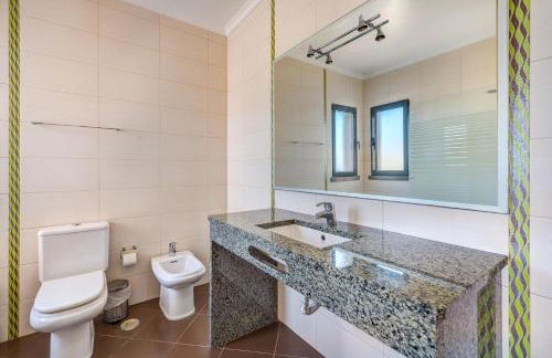 Villa Ruana - 5 bedrooms on Suite- Free out door Hot Jacuzzi - By Bedzy - Foto 24