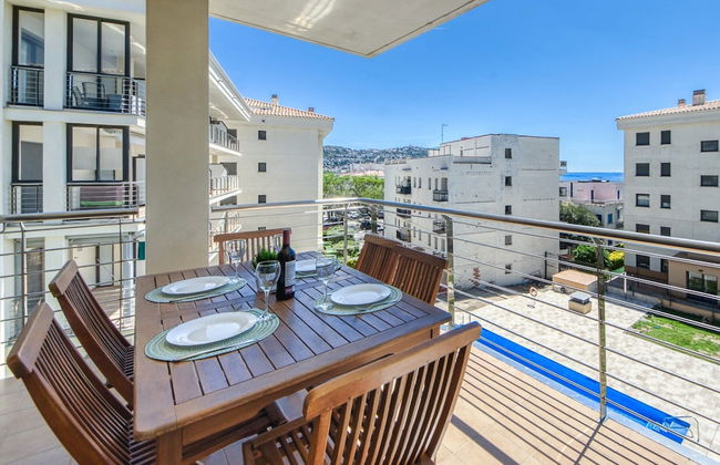 Apartment in Roses Near Sandy Beach - Photo 16