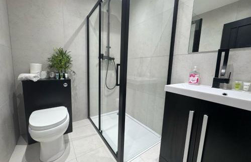 Luxury 2 Bed West London, Free Parking - Photo 9