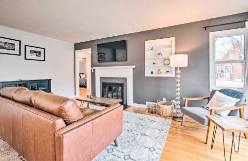 Pet-Friendly Uptown Normal Home Steps to ISU - Foto 1