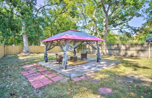 Blue Cottage in the Bayou with Private Yard! - Foto 27