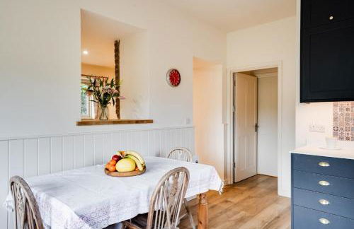 Charming Coach House Retreat Near Sherborne Abbey - Foto 35