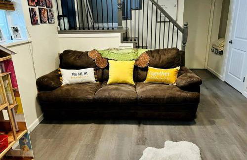 Hot Tub Steam Shower Gym in Charming Family Home! - Photo 38