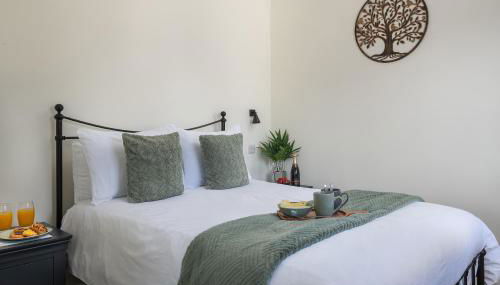 Lakeside Lodge - Photo 3