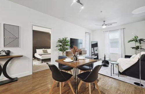 Chic and Stylish 2B near Legacy West Wi-Fi Fitness Pool 2260 - Foto 6