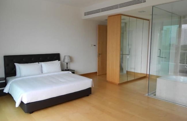 Brunsfield Embassyview Condosuite - Photo 4