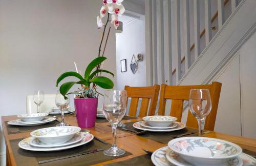 Newly Renovated 3 Bedroom House, 6 beds with 2 showers, near University Town Centre - Foto 14