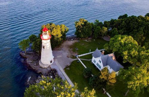 Idyllic Beachfront Vacation Rental on the Shores of Lake Erie in Northern Ohio - Foto 24