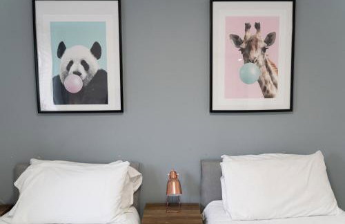 2 Bed Apt with free parking on driveway and free Wi-Fi - Photo 12