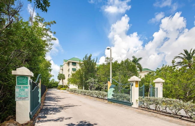 The Trinidad by Brightwild Pool View Parking - Foto 20