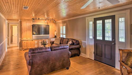 Serving Southern Charm at this Clarkesville House! - Foto 4