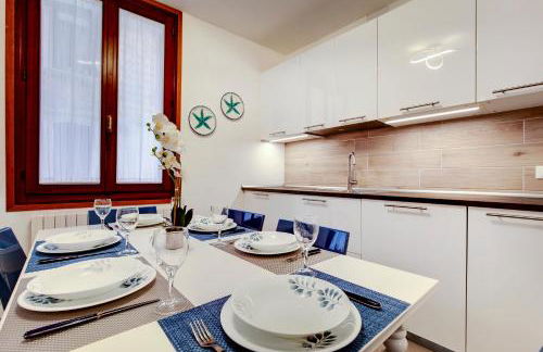 White Flowers with Canal View by Wonderful Italy - Foto 36