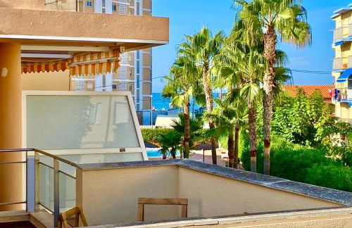 1ªLínea-50m de playa-Reformado-BBQ privada-Vistas al mar-3 terrazas - Foto 3