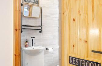 Luxury Industrial Studio Leeds Near Brudenell social club & Headingley Stadium - Photo 47