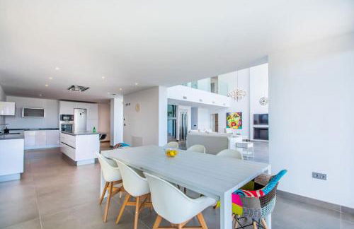 weforyou Exclusive Villa Mairena Private Pool BBQ & Views - Photo 23