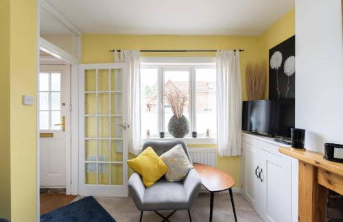 Quaint 3 bed Cottage in central Dorking with parking - Foto 40