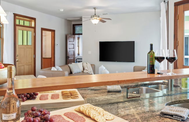 Urban Cowboy Villas - Heart of 704 - Foto 20