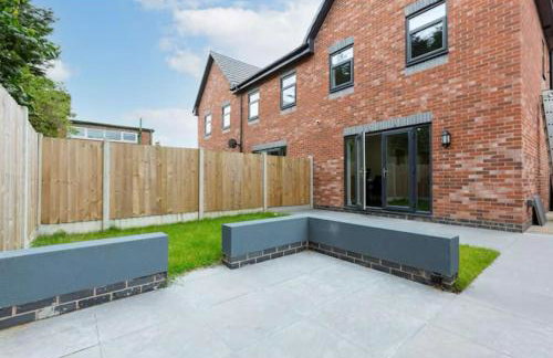 Norris Stays - Sleeps 7 by M55 - Photo 15