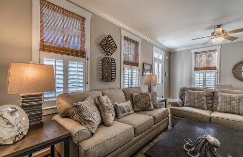 New Listing - Centrally located Beaufort home - Foto 11