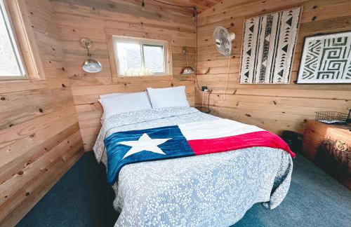 Garland Treehouse Villa: Patio Feasts & Creekside by Vacation Your way - Foto 45