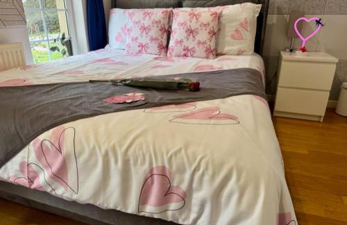 FINN VILLAGE "Raspberry Cottage" Private Garden, 6-seater HOT TUB, Firepit & Pizza Stove - Foto 33