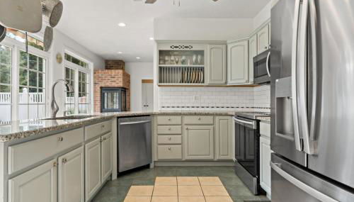 Entire Home in Narragansett - Photo 2