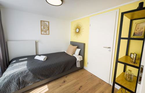 ImmoStay G#1 Ferienhaus - Parken & WiFi, 2 Balkone und 2 Bäder,4K - Foto 42