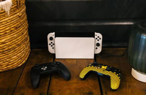 Family Retreat Sauna Hot Tub Games Peloton - Photo 18