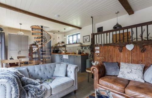 Luxury New Forest Barn, ideal for couples - Photo 1