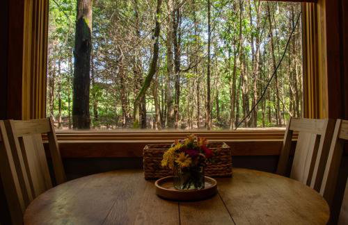 Cabin on Seven Acres with a Pond - Foto 3