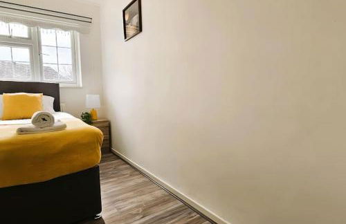 BSE Homes & Properties Ltd 4-Bedroom Home, Harlow , with Parking sleeps 6 - Foto 33