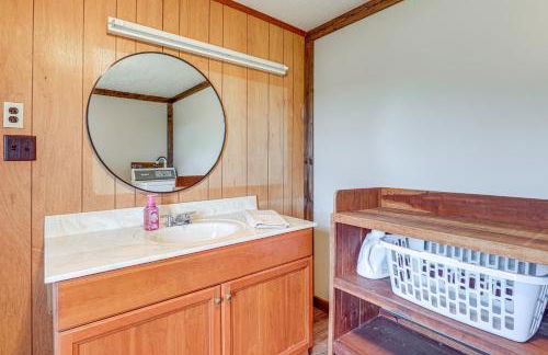 Wellsboro Farmhouse with Grill and Fire Pit! - Foto 19