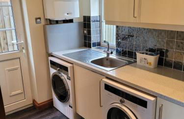 Spacious 5 Bed & Hot Tub Sleeps 12, near Stratford upon Avon - Foto 25