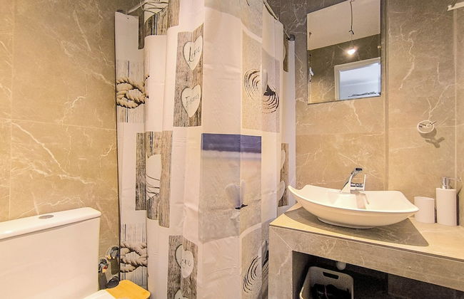 3 Goddesses - Photo 18