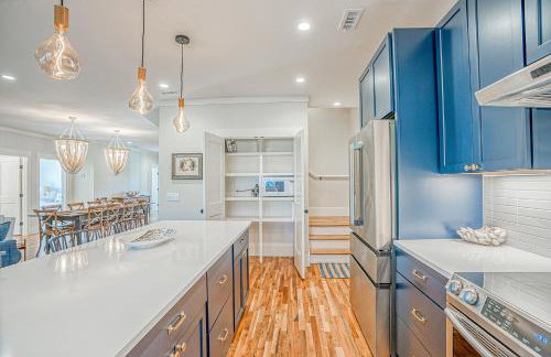NEW LISTING Six Bedrooms - Private Dock - Steps to the Beach - Sleeps 14 - Foto 19