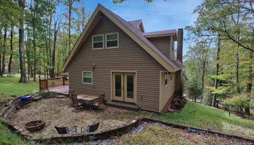 Mountain retreat w 2 fireplaces & lake - Foto 3