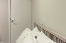 Novíssimo! Charmoso e a 3 minutos a pé da praia - Foto 16