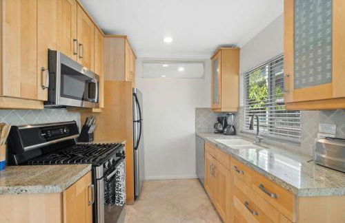 The Andalusite - Oceanfront Steps from the Sand - Foto 19