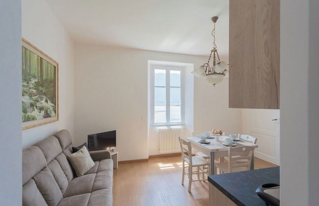 Tina's Window on Lake Como by Rent all Como - Foto 13