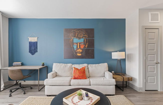 Serene 1BR King Suite Close to Downtown w Fast Wifi - Foto 15