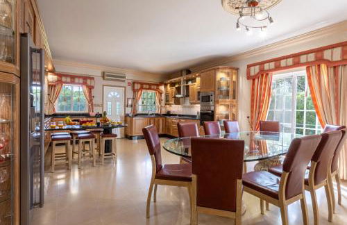 Exceptional Villa with Pool, Tennis Court, Games Room - Foto 38