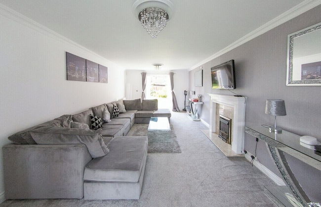 5 Bed Detached House - Sleeps 14 - Photo 1