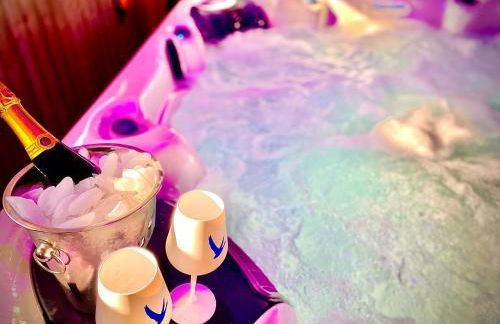 Beautiful Hot tub Suite in St Annes - Photo 41