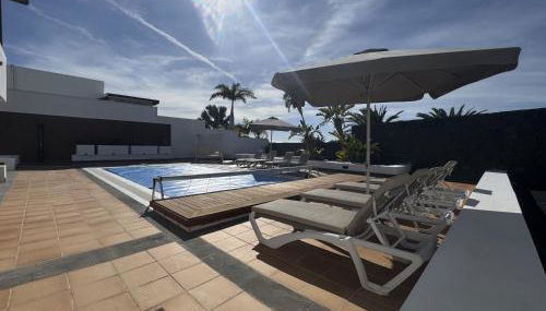 Villa Dedalos - Spacious luxury Villa with heated pool in Puerto Calero - Foto 3, sunbed