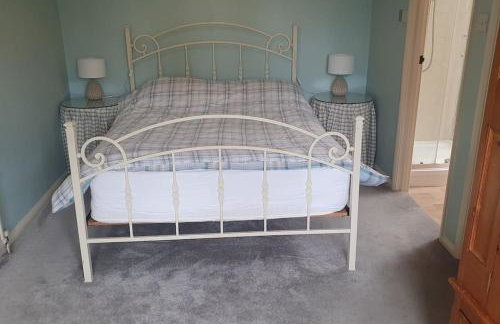 Canalside Manor House Annexe with Secure Parking - Photo 20