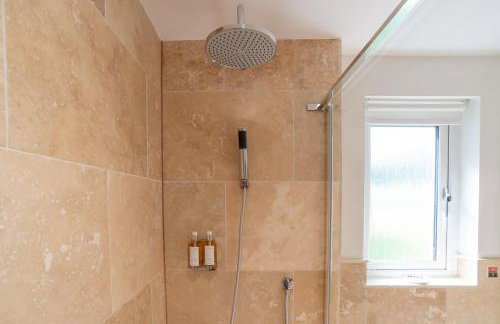 Trewhiddle Retreat V25 by Together Travel - Luxury 4-Bedroom Villa - Foto 26