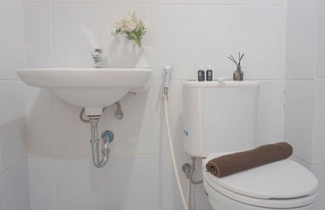 Restful And Homey Studio Patraland Urbano Apartment - Foto 14