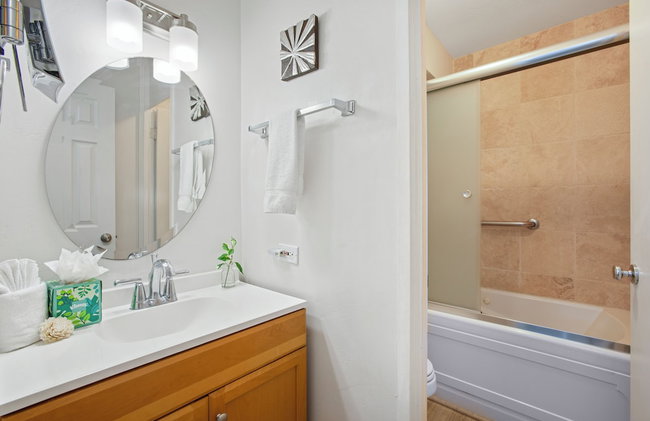 NEW KBM Resorts - FREE CAR - Garden View - Hale Ona Loa - Charming 1 Bedroom at Oceanside Resort HOL-102 - Foto 103