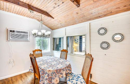 Cozy Cottage with Deck Walk to Lake of the Ozarks! - Foto 7