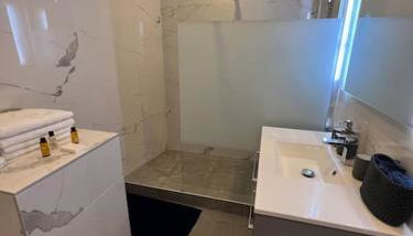 Newly renovated spacious apartment in Montorgeuil area - Foto 4